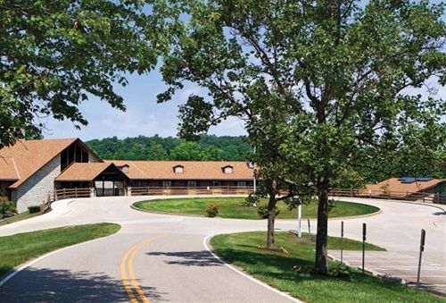 Burr Oak And Conference Center Hotel Glouster